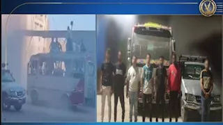 فيديو مثير| رقص فوق سقف ميني باص خلال زفة بالقليوبية.. والأمن يتدخل