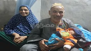 بـ "دبلة تقسيط".. "عم إبراهيم" يودّع الـ 70 بطفل: سعدية منحتني الحياة