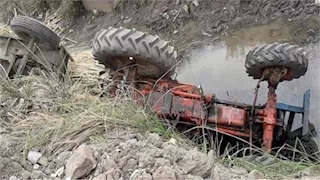 "الجرار وقع في الترعة".. مصرع عامل بحادث مأساوي بالمنيا