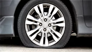 "تركتها أمام الورشة".. ضبط المتهم بتفريغ إطار سيارة سيدة بالإسكندرية