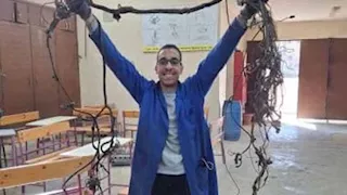 قصة نجاح الطالب عمر أحمد.. من ورشة المدرسة إلى حلم عالمي في صيانة السيارات