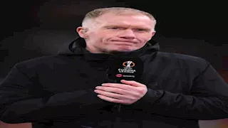 "تأثرت في الملعب".. نجم اليونايتد الأسبق يترك العمل في التحليل لرعاية نجله المصاب بالتوحد.. ما القصة؟