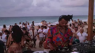 نيويورك تايمز تنشر تقريرًا عن الساحل الطيب والشرير: "بحر واحد.. وعالمان مختلفان"