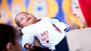 "من صغري بعشقه".. أصغر مشجعة في انتخابات الأهلي