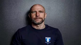  هل اقترب الأهلي من التعاقد مع المدرب السويدي هنريك ريدستروم ؟.. مصدر يرد