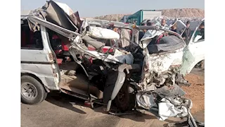 جثة و8 مصابين في تصادم ميكروباصين وانقلابهما داخل ترعة بالبحيرة 