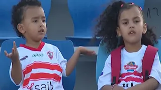 "حب من الطفولة".. لقطة تخطف الأنظار بمباراة الزمالك وغزل المحلة