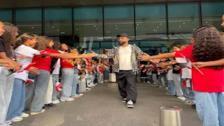 سُترة بلغت 100 ألف جنيه.. سعر إطلالة محمد صلاح قبل الانضمام لمنتخب مصر