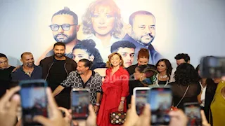 بالصور- منة شلبي بفستان أحمر ومايان السيد جريئة.. العرض الخاص لفيلم "هيبتا 2"