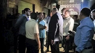  محافظ الشرقية ومدير الأمن يتابعان انهيار جزئي لأحد المنازل بالزقازيق- صور