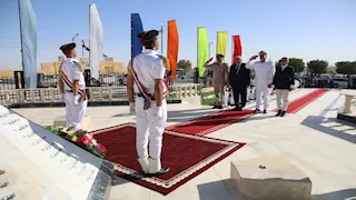 في ذكرى النصر.. محافظ الوادي الجديد يزور النصب التذكاري (صور)