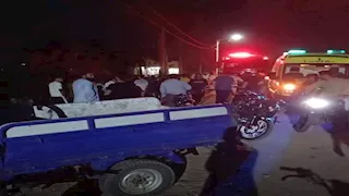 تحولت لكتلة صفيح.. مصرع وإصابة 3 في انقلاب وتفحم سيارة بأسيوط