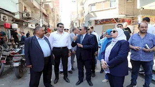 خطر داهم على المواطنين.. محافظ الشرقية يتابع إزالة المباني القديمة بمولد النبي