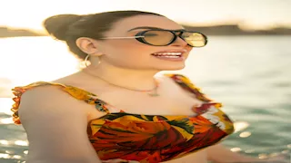 وسط البحر.. عبير صبري تنشر جلسة تصوير جريئة والجمهور يعلق 