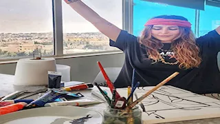 الرسم والطبخ والخيل.. 20 صورة تكشف هوايات نجوم الفن بعيدًا عن الكاميرا