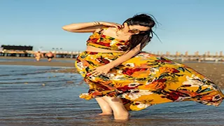 عبير صبري بفستان جريء.. كيف نسقت اللوك؟