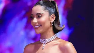 بلقيس فتحي تتألق بالأحمر.. سر الإطلالة 