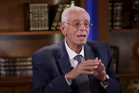 حسام موافي يحذر: ماء الرئة عرض لهذه الأمراض