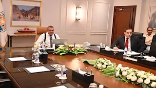 محافظ جنوب سيناء يشارك في اجتماع مجلس أمناء مشروع التجلي الأعظم 