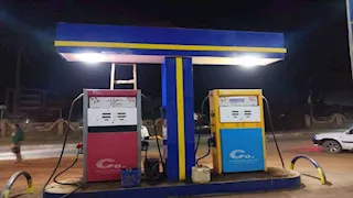 تموين أسيوط تضبط 3 محطات لبيع 53 ألف طن وقود بالسوق السوداء (صور)