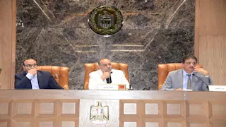 محافظ أسيوط يطلق مبادرة لتكتلات الأقمشة والمنسوجات ضمن خطة إنشاء قرى منتجة