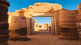 "دير الحجر".. "الكرنك المصغّر" ينهض من رمال الداخلة (صور)