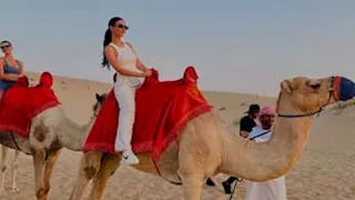 بـ الحجاب..فيكتوريا جاستيس في أبو ظبي