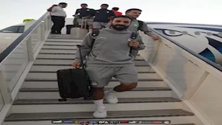 "3 لاعبين خطفوا الأضواء".. لقطات لم تشاهدها من استقبال بعثة منتخب مصر بمطار القاهرة