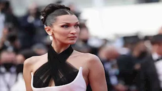 "الطحالب البحرية".. سر جمال ونضارة بشرة بيلا حديد