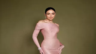   الأسود يليق بها.. إطلالة ساحرة لـ برافينار سينج ملكة جمال الكون 2025 