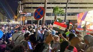 عبر 200 شاشة عرض.. الإسكندرانية يتابعون افتتاح المتحف المصري الكبير - صور