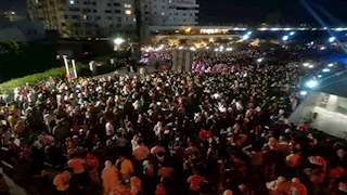 مكتبة الإسكندرية تضاء بالذهب.. احتفالات تاريخية بافتتاح المصري المتحف الكبير - فيديو وصور 