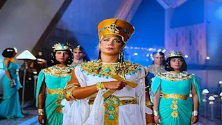 "لحظة فخر لا تُنسى".. فريدة عثمان تعلّق على مشاركتها في افتتاح المتحف المصري الكبير