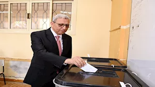 وكيل أول مجلس النواب يدلي بصوته في انتخابات مجلس النواب بالجيزة