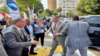 محافظ الجيزة يدلي بصوته في انتخابات مجلس النواب 2025.. شاهد