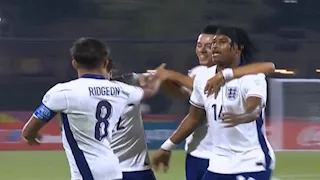 المنتخب الإنجليزي يستعين بـ "أحذية الأعصاب".. ما القصة؟