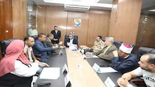 نائب محافظ الوادي الجديد تتابع انتظام فتح لجان انتخابات النواب -صور