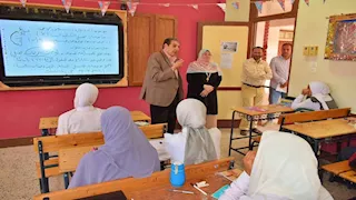 مدير تعليم جنوب سيناء يحفز طالبات الثانوية على احتراف البرمجة والذكاء الاصطناعي 