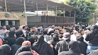 انهيار شيماء سعيد في جنازة زوجها إسماعيل الليثي (صور)