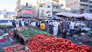 8 جنيهات لكيلو الطماطم.. أسعار الخضروات والفاكهة في سوق العبور