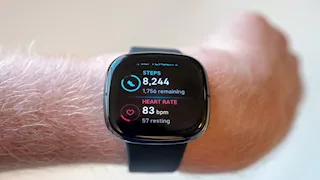 طرد موظف من عمله بعد طلب إجازة مرضية.. لن تتوقع ما حدث