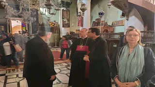 سفير الفاتيكان بالقاهرة يزور دير سانت كاترين ويشيد بقدسية المدينة