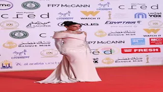 ملكة جمال.. درة تخطف الأنظار من حفل افتتاح مهرجان القاهرة السينمائي