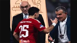 بعد تغريمهما.. 15 صورة توثق تجاهل زيزو و بيزيرا مصافحة المسؤولين