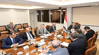 وزير الإسكان يتابع آخر مستجدات المشروعات التي تنفذها المقاولون العرب ضمن "حياة كريمة"