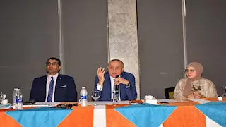 بالصور- محافظ الأقصر يشهد تدريب برنامج بناء قدرات فرق التطوير المؤسسي