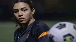  "لعبت ضدهم الموسم اللي فات".. سارة عصام تعلن انضمامها لنادِ إنجليزي جديد