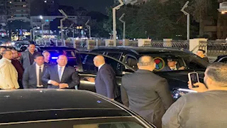 الفريق كامل الوزير يقدم واجب العزاء في محمد صبري نجم الزمالك السابق 