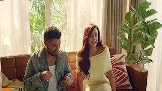 بالصور- رضوى الشربيني تفاجئ الجمهور وتظهر مع أحمد سعد في إعلان لأول مرة