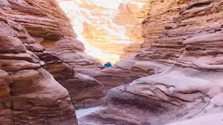 رحلة داخل "الكانيون الملون" وكهوف النواميس الأثرية في سيناء -صور 